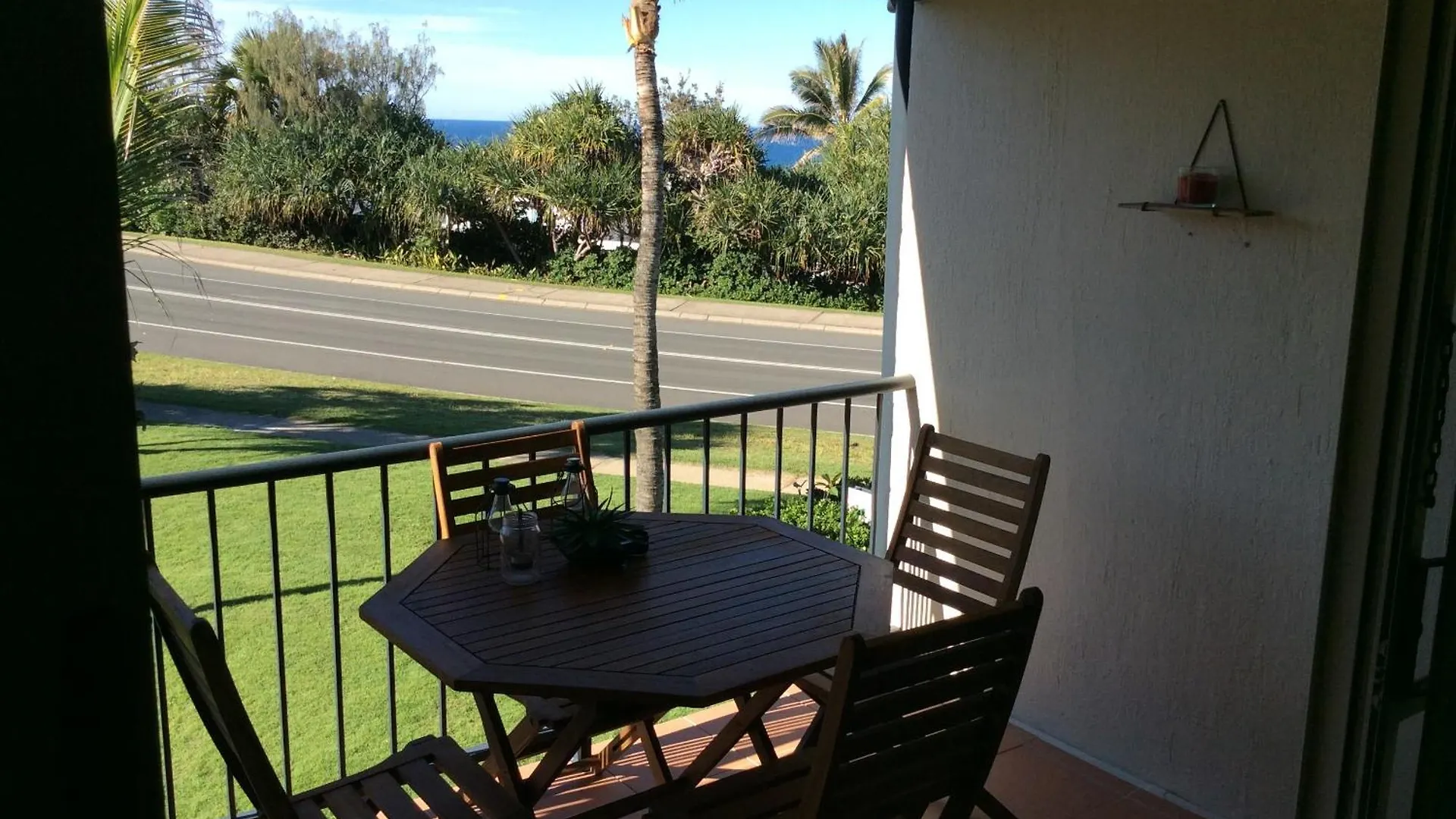 Beach Breakers Resort Sunrise Beach