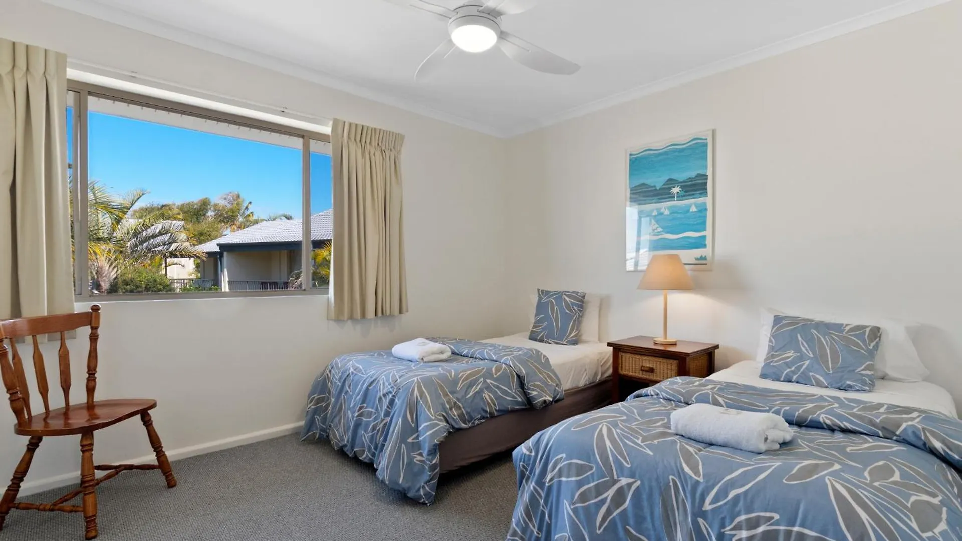 Beach Breakers Resort Sunrise Beach