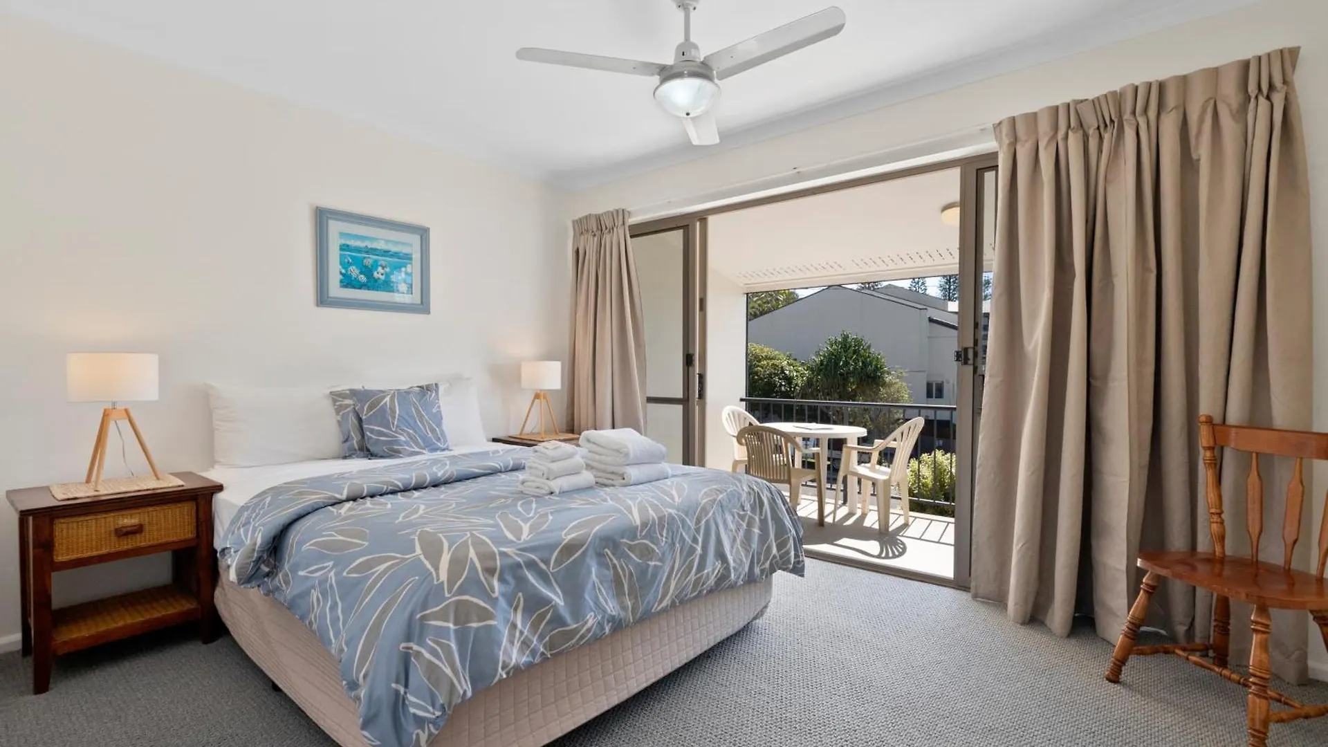 Beach Breakers Resort Sunrise Beach