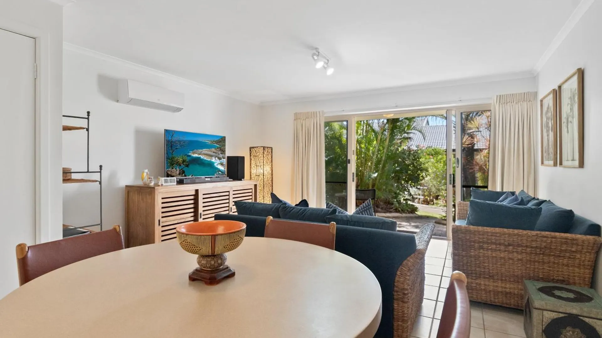 ***  Beach Breakers Resort Sunrise Beach Australia