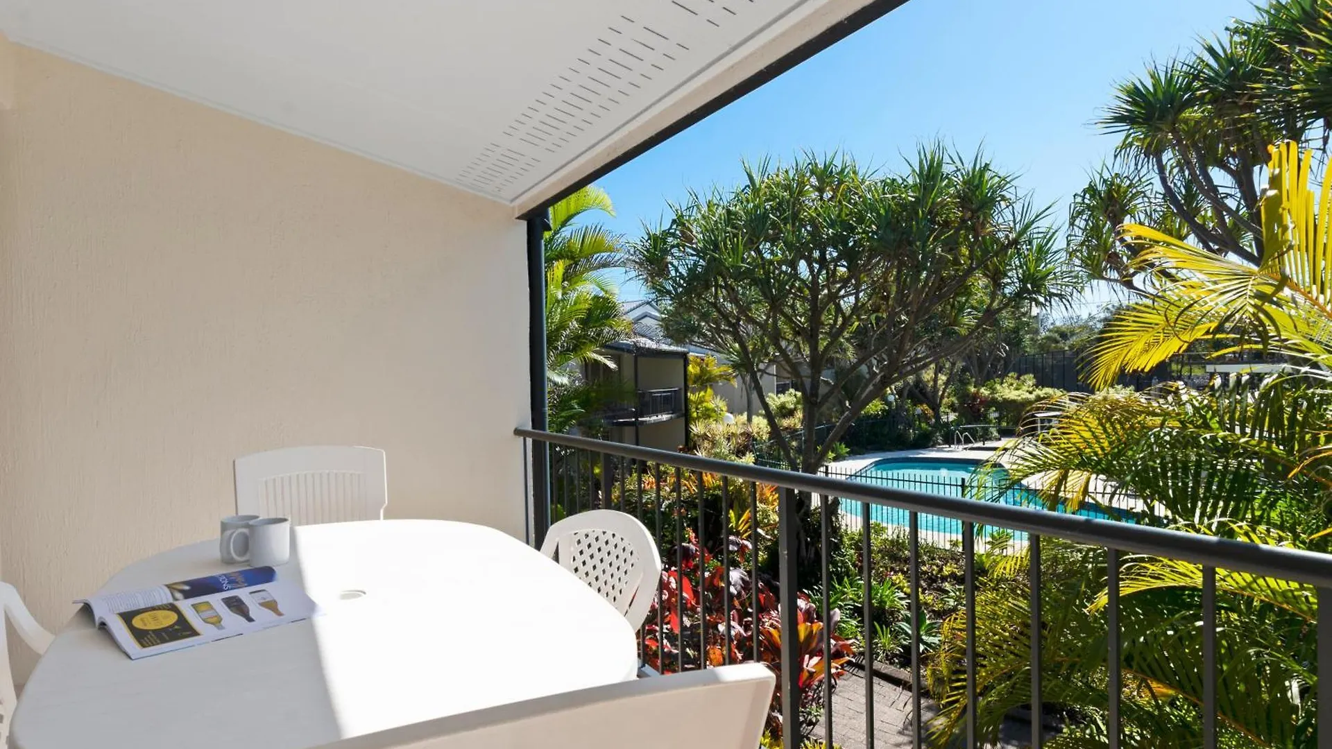 Beach Breakers Resort Sunrise Beach