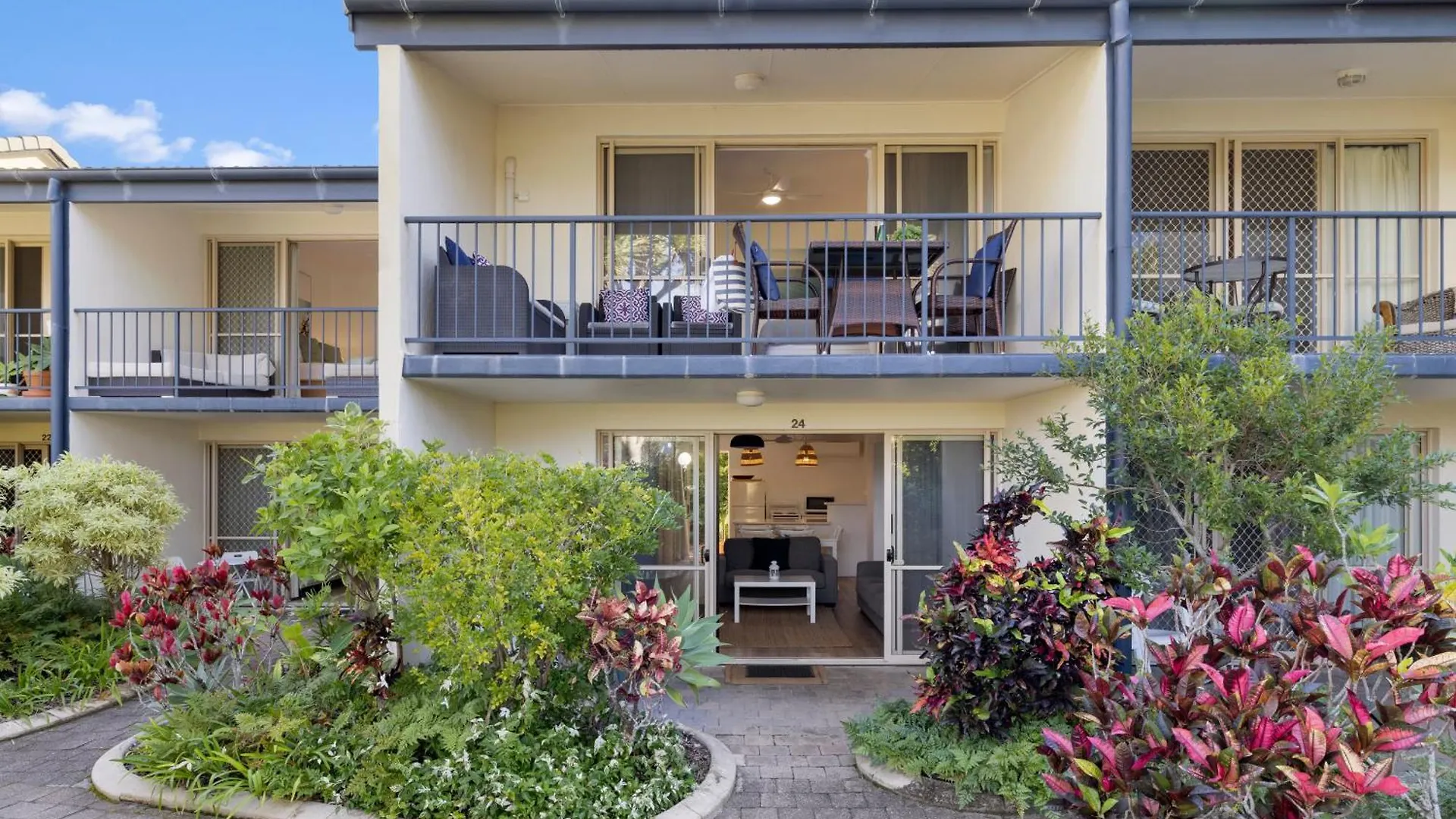 ***  Beach Breakers Resort Sunrise Beach Australia