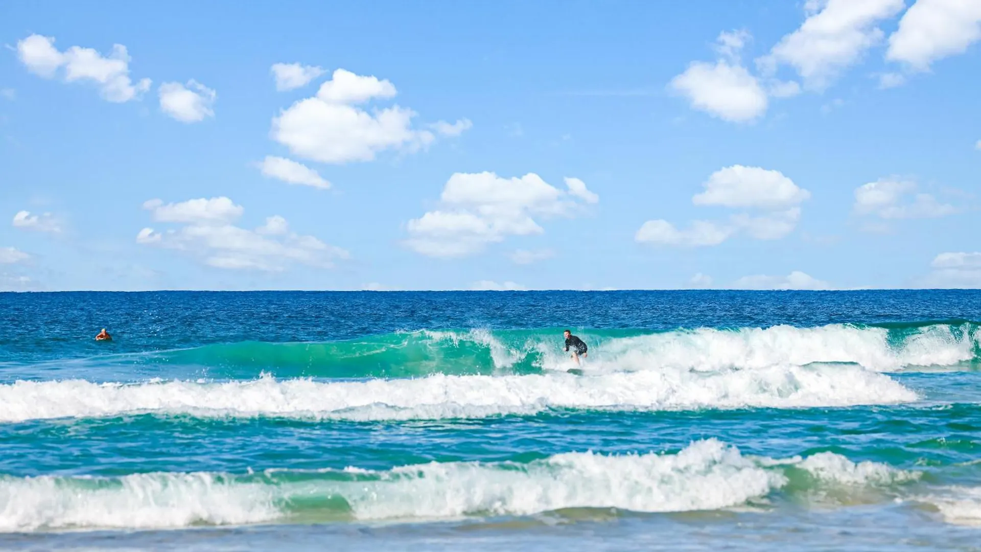 Beach Breakers Resort Sunrise Beach
