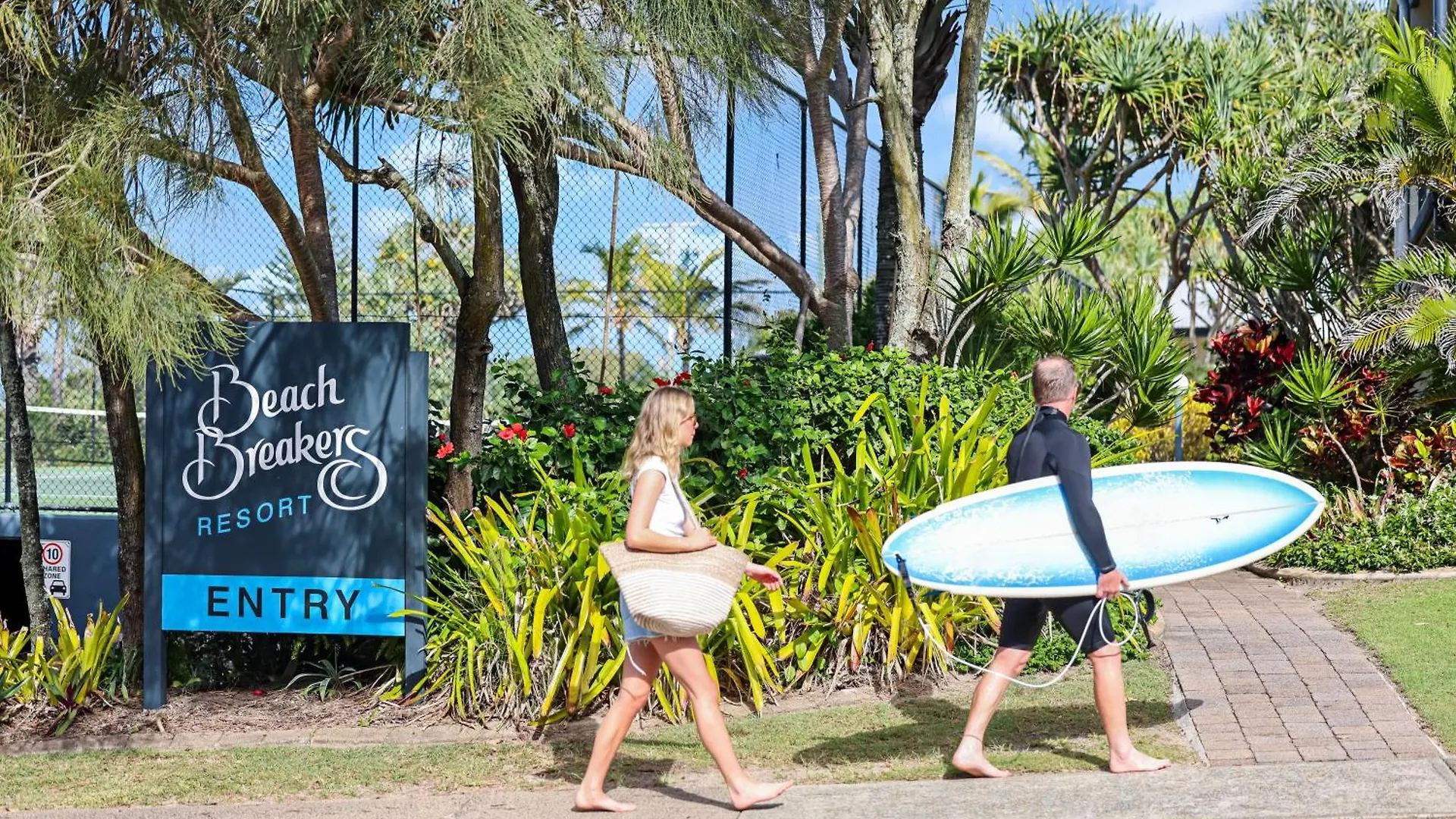 Beach Breakers Resort Sunrise Beach