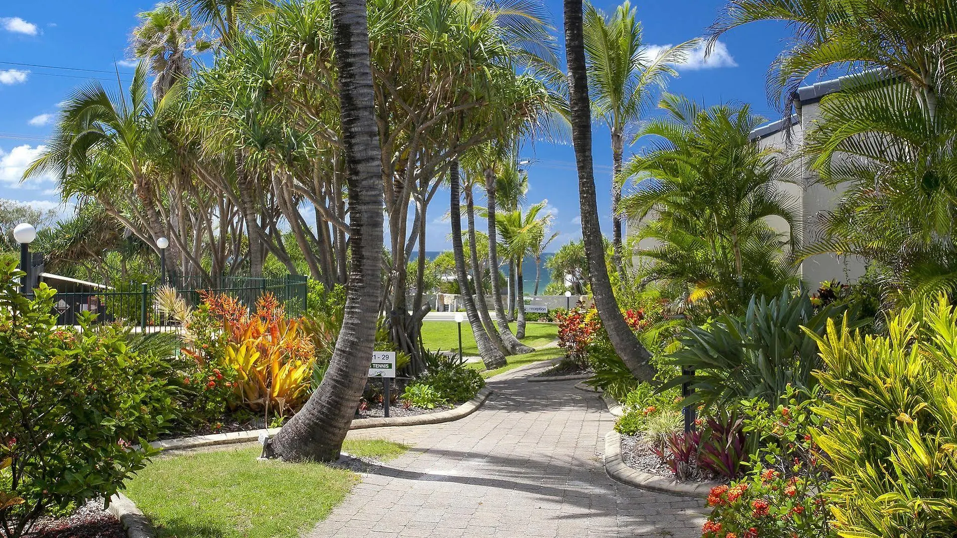Beach Breakers Resort Sunrise Beach 3*,  Australia