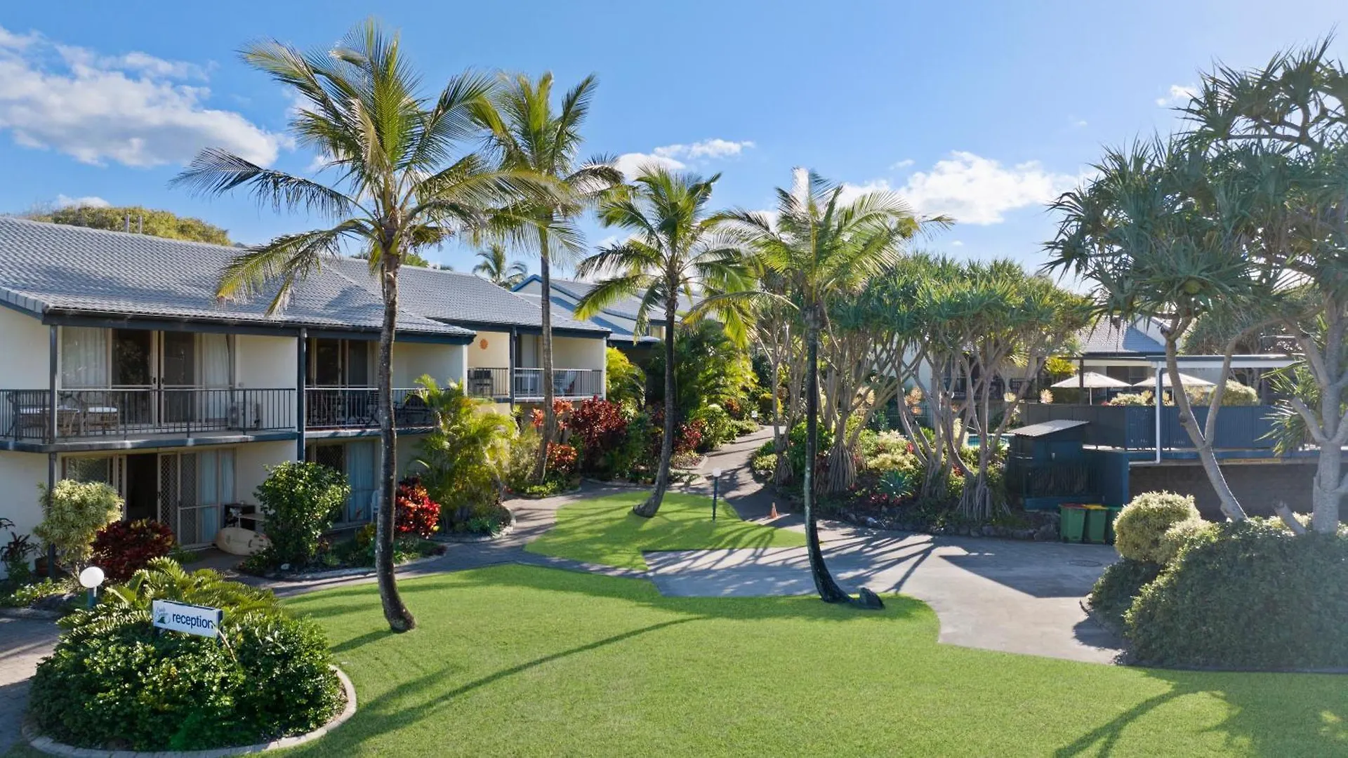 Beach Breakers Resort Sunrise Beach